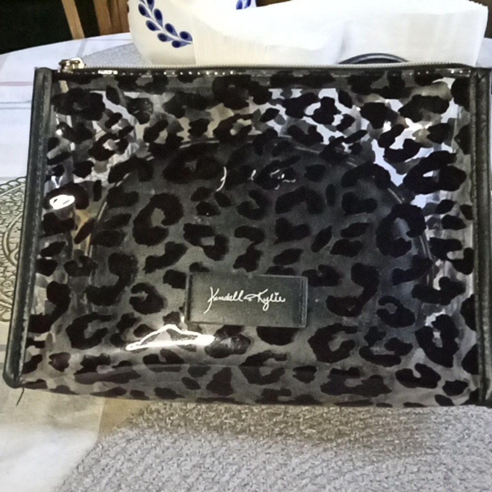 Kendall+Kylie makeup case set